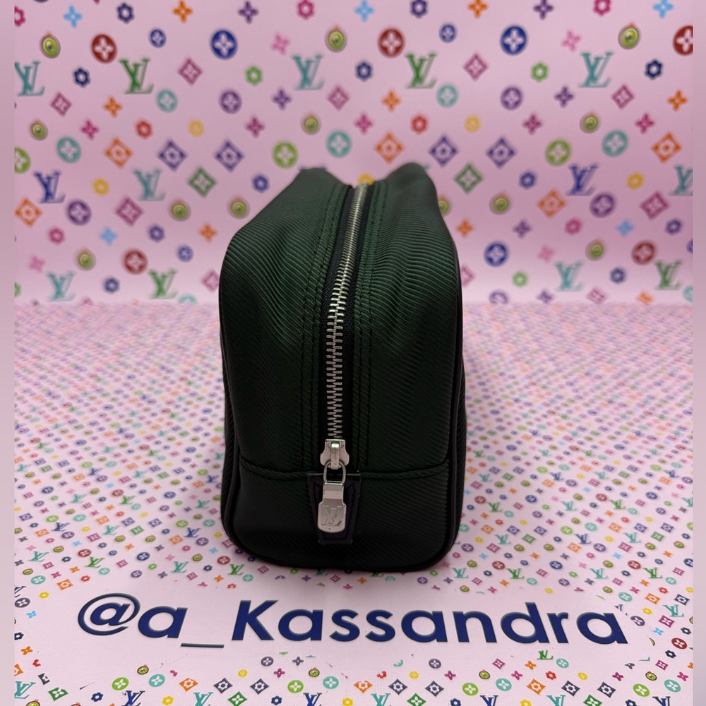 Louis Vuitton Taiga Parana Clutch EUC - Picture 3 of 9